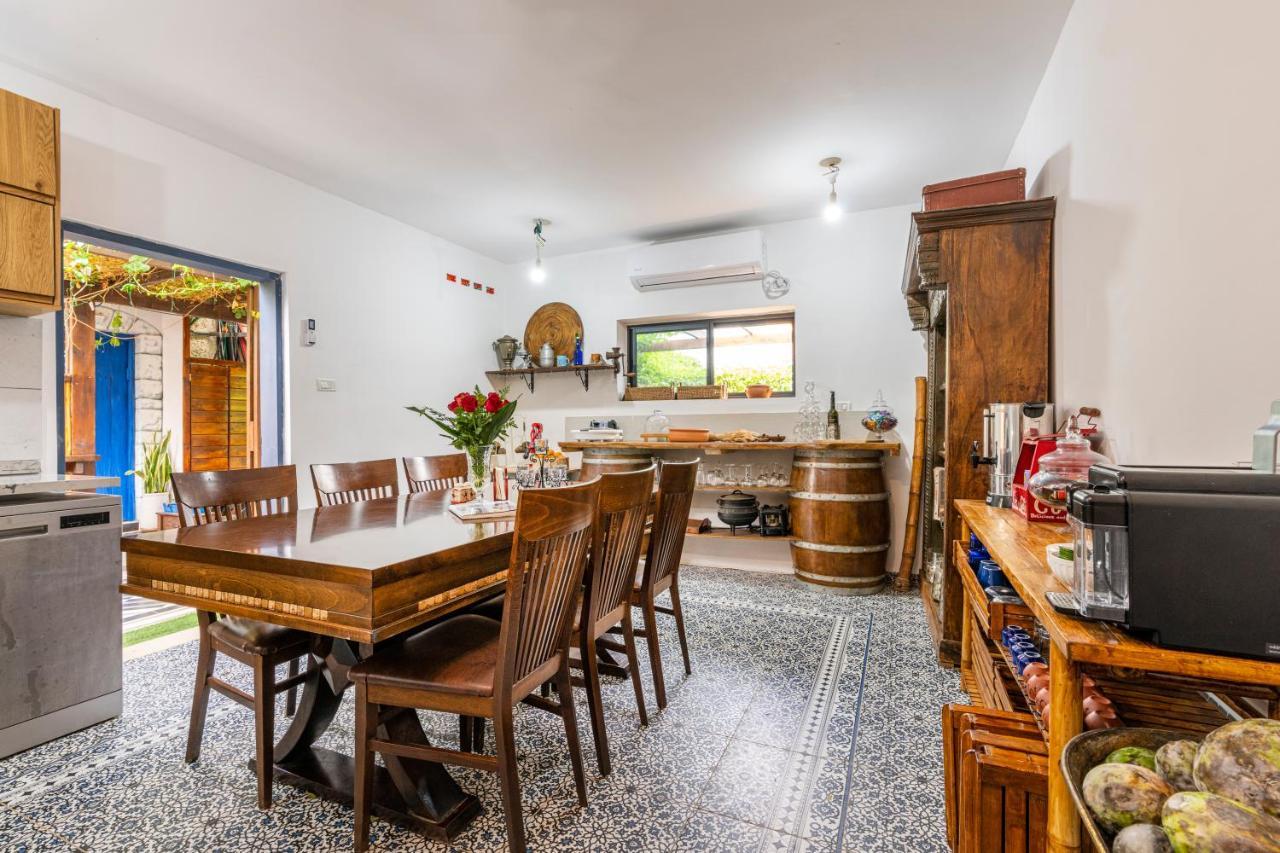 Ahuzat Shaul Seaside Bed and Breakfast Hadera Exteriör bild