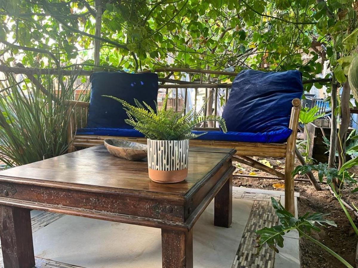 Ahuzat Shaul Seaside Bed and Breakfast Hadera Exteriör bild
