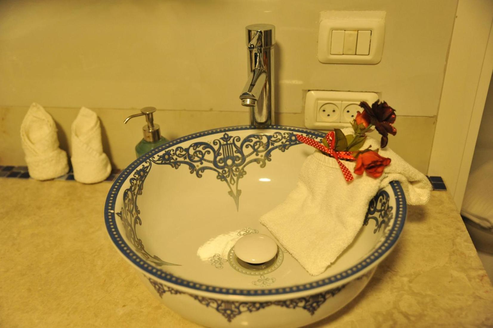 Ahuzat Shaul Seaside Bed and Breakfast Hadera Exteriör bild