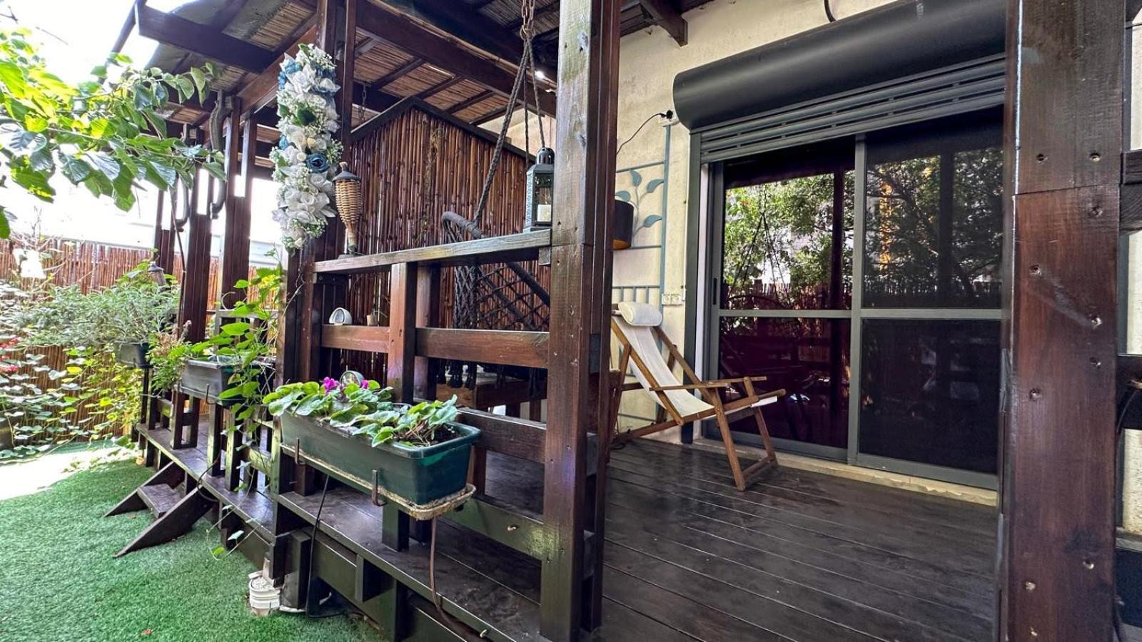 Ahuzat Shaul Seaside Bed and Breakfast Hadera Exteriör bild