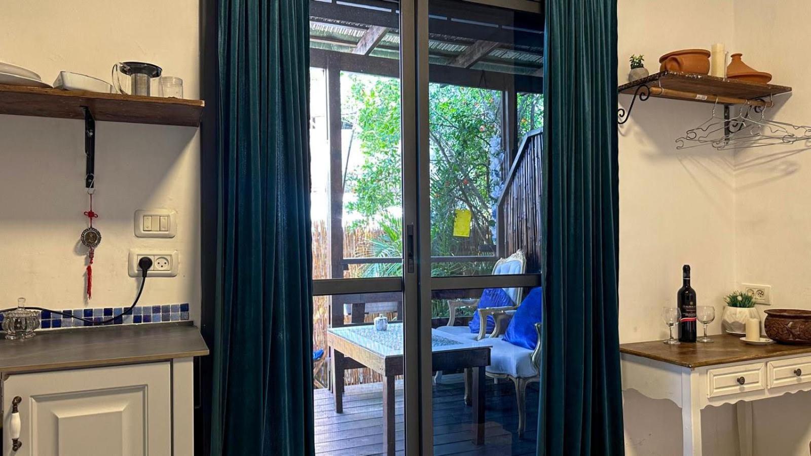 Ahuzat Shaul Seaside Bed and Breakfast Hadera Exteriör bild