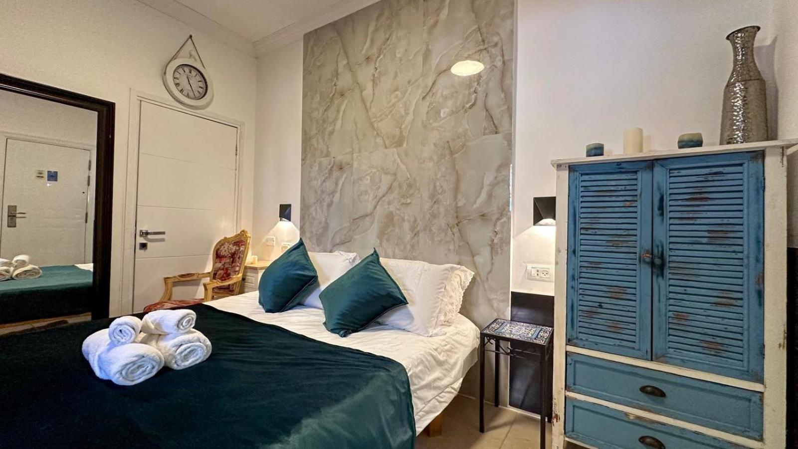 Ahuzat Shaul Seaside Bed and Breakfast Hadera Exteriör bild